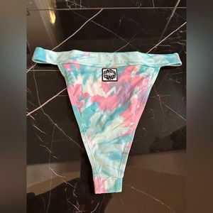 brand new with tags and protection never 
Bleu bikini bottoms worn too big